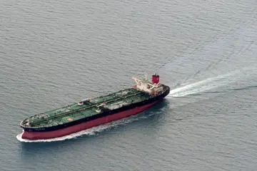 LALUAN KAPAL PENTING: Sebuah kapal tangki sedang melalui Laut China Selatan yang merupakan laluan perkapalan penting dunia. - Foto fail