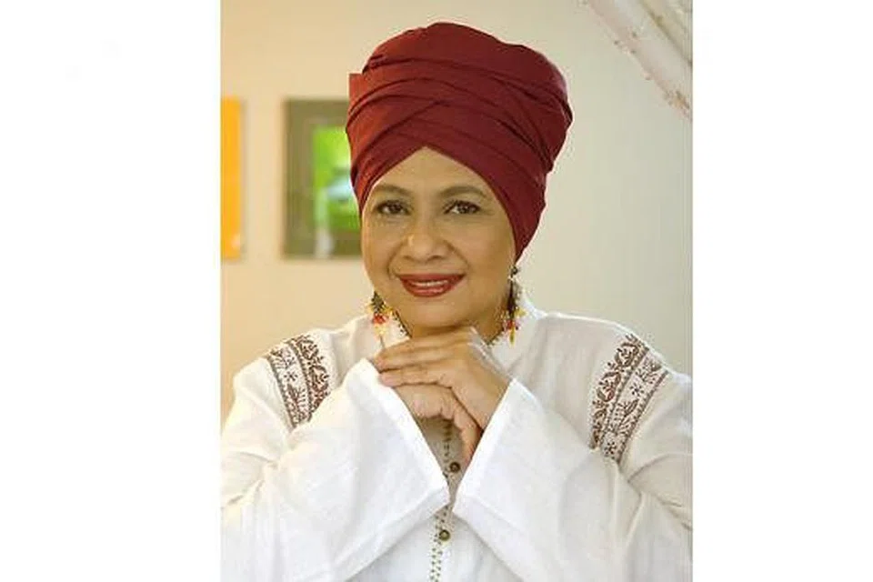 RAHIMAH RAHIM: Walaupun tiada nama disebut dalam lagu 'Bintang Sukanku', semua peminat ketika itu tahu bahawa lagu itu ditujukan kepada bekas suami Rahimah, bintang bola sepak Mohd Noh. 