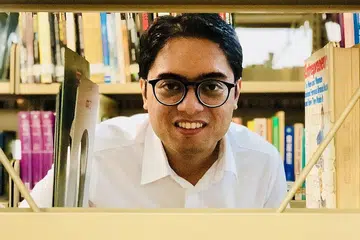 MISI SEBAR CINTA MATEMATIK: Encik Abdul Haris Jameel, yang menerima biasiswa possiswazah SIM bagi meneruskan pengajian Sarjana Statistik dan Kebarangkalian Gunaan di Universiti Nottingham, ingin membetulkan tanggapan bahawa matematik adalah subjek sukar buat pelajar bijak sahaja. - Foto BH oleh HARYANI ISMAIL