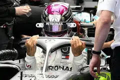 TERPANTAS: Hamilton mencatat masa terbaik sepantas 1 minit 16.976 saat di hari pembukaan ujian kereta pramusim di Barcelona. - Foto AFP