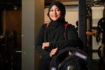 Hannah Salim mula meminati ‘powerlifting’ pada 2021 setelah melihat seorang kawannya bersaing dalam satu pertandingan sukan itu.