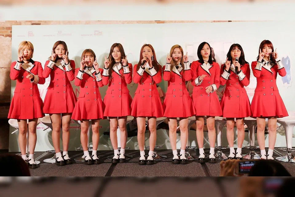 TWICE: Mengikuti jejak Blackpink dalam menakluki carta Billboard 200 di Amerika menerusi lagu 'Taste of Love'. - Foto fail