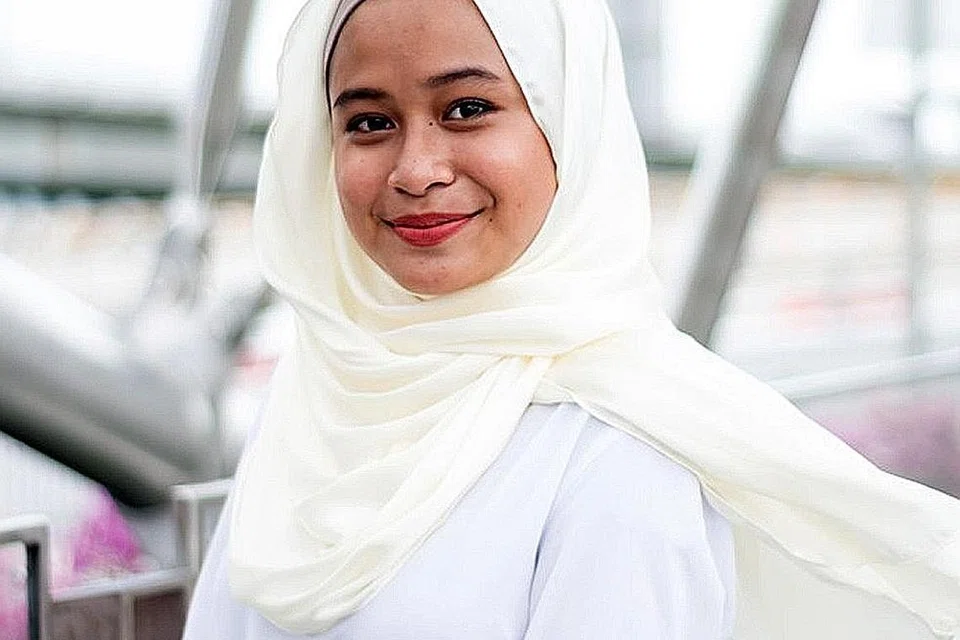 PENGALAMAN JADI DORONGAN: Cik Norullayaley mendapati jurusan psikologi yang dipelajarinya di universiti dapat memanfaatkan pengalaman yang dilaluinya bagi menyumbang semula kepada masyarakat. - Foto ihsan NORULLAYALEY MOHD IKBAL