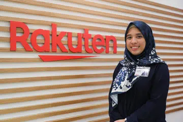 ANAK MUDA DALAM TEKNOLOGI: Cik Atiqah Abdul Khalim menggalak masyarakat Melayu/Islam menimbangkan kerjaya teknologi kerana terdapat banyak sumber yang tersedia. 