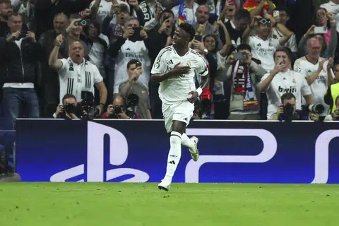 Pada usia 23 tahun dan 325 hari, Vinicius Junior memecahkan rekod Lionel Messi sebagai pemain termuda yang menjaringkan gol dalam perlawanan akhir Liga Juara-Juara, membawa Real Madrid merangkul kejuaraan Eropah ke-15 mereka. 