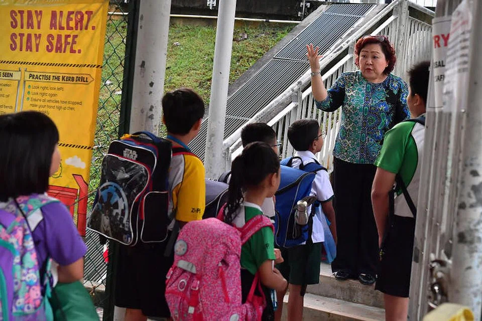 SUBSIDI MAKANAN: Pelajar akan menerima tokokan School Smartcard dalam dua peringkat, dengan pelajar sekolah rendah dan menengah masing-masing menerima $60 dan $120. Foto diambil pada 23 Mac 2020. 