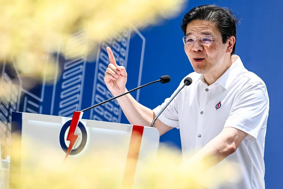 Perdana Menteri merangkap Menteri Kewangan, Encik Lawrence Wong, berucap di rapat tengah hari Fullerton bagi Parti Tindakan Rakyat (PAP) di UOB Plaza pada 28 April. Dalam ucapannya, beliau berkata pembaharuan kepimpinan adalah keutamaan teras bagi pemerintah dan Singapura.