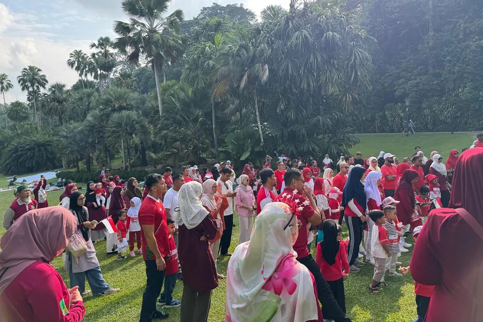 Acara Memperingati Hari Kebangsaan (NDO) 2025 yang berlangsung pada 7 Ogos di Kebun Bunga Singapura, menyerlahkan semangat perpaduan dan kepelbagaian budaya dalam suasana penuh berwarna-warni dan harmoni.