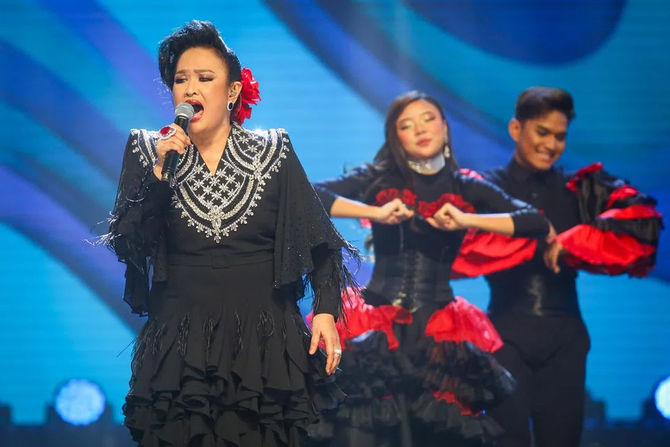 Netizen mengharapkan kedudukan Liza Aziz sebagai juara mingguan dari minggu pertama hingga ketiga, akan kembali lagi pada minggu kelima apabila beliau berduet dengan kakaknya, Azlina Aziz, dalam lagu ‘Lady Marmalade’.