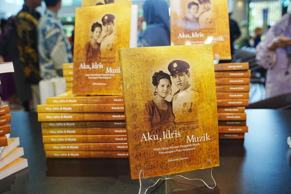 Buku ‘Aku, Idris dan Muzik’ menyingkap kehebatan cinta Cik Zaharah Jantan dengan Allahyarham Idris Mohd Yusof. Buku itu juga meraikan cinta dua insan dalam bidang masing-masing. 