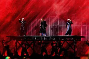 Kumpulan K-pop BigBang dijadualkan mengadakan konsert di Stadium Nasional Singapura pada Sabtu dan Ahad ini. Pelitup muka, air minuman dan bantuan kecemasan akan disediakan susulan keadaan jerebu yang melanda Singapura.