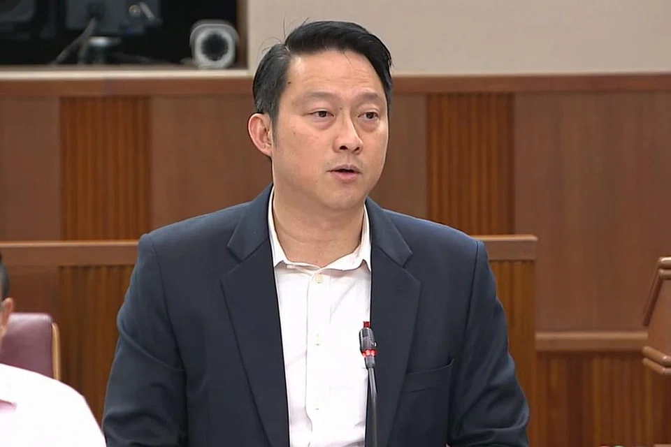 Menteri Negara Kanan (Kesihatan merangkap Pengangkutan), Dr Lam Pin Min