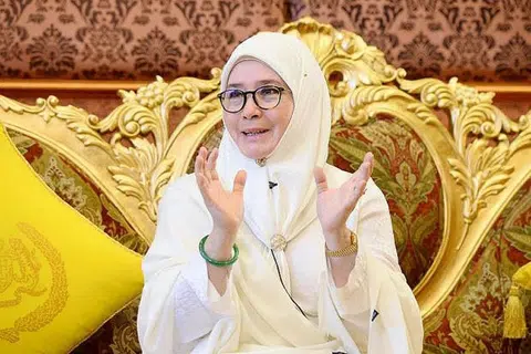 Raja Permaisuri Agong Malaysia, Tunku Azizah Aminah Maimunah Iskandariah - Foto THE STAR