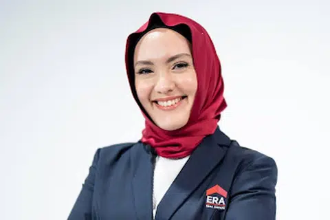 Pengarah Pemasaran Kanan dan ejen hartanah  ERA Realty Network, Cik Ainon Talib.