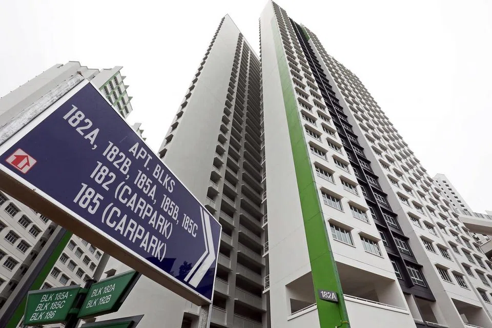 FLAT BTO: Pemerintah melaksanakan langkah mengenakan bayaran pelucutan bagi memastikan pembeli serius apabila memohon flat. - Foto fail
