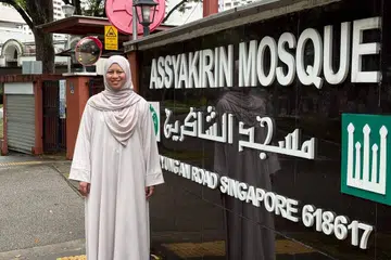Cik Noor Amirah Abdul Rashid terus menyumbang kepada Masjid Assyakirin sebagai anggota Lembaga Pentadbiran Masjid (LPM), sambil mengasah kepimpinan dan mengukuhkan semangat kerjasama.  