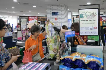 BANTUAN UNTUK AHLI: Dana NTUC-U Care menyokong pelbagai program termasuk baucar dan skim bantuan bagi mengurangkan kos sara hidup ahli kesatuan NTUC dan keluarga mereka.