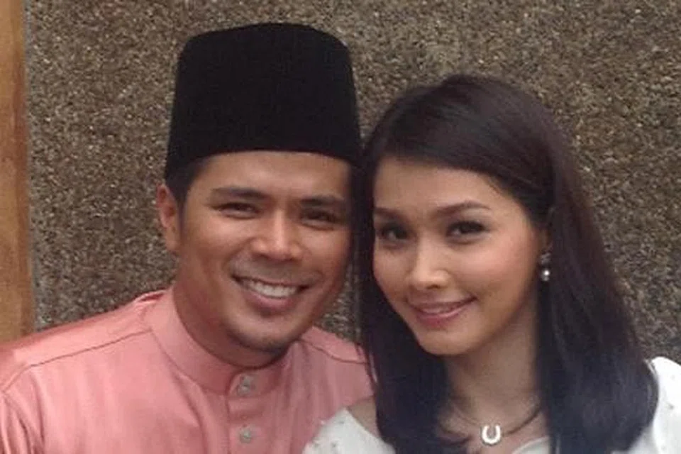 UMUM ISTERI HAMIL: Pelakon dan pengacara Awal Ashaari memilih Instagram, mengumumkan kehamilan isterinya, pelakon dan pengacara, Scha Al-Yahya. - Foto SINGTEL 