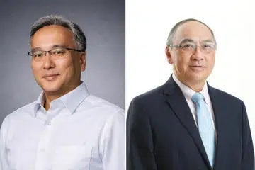 Encik Pang Kin Keong (kiri) akan menggantikan Encik Alan Chan Heng Loon sebagai pengerusi Penguasa Pengangkutan Darat (LTA) mulai September.