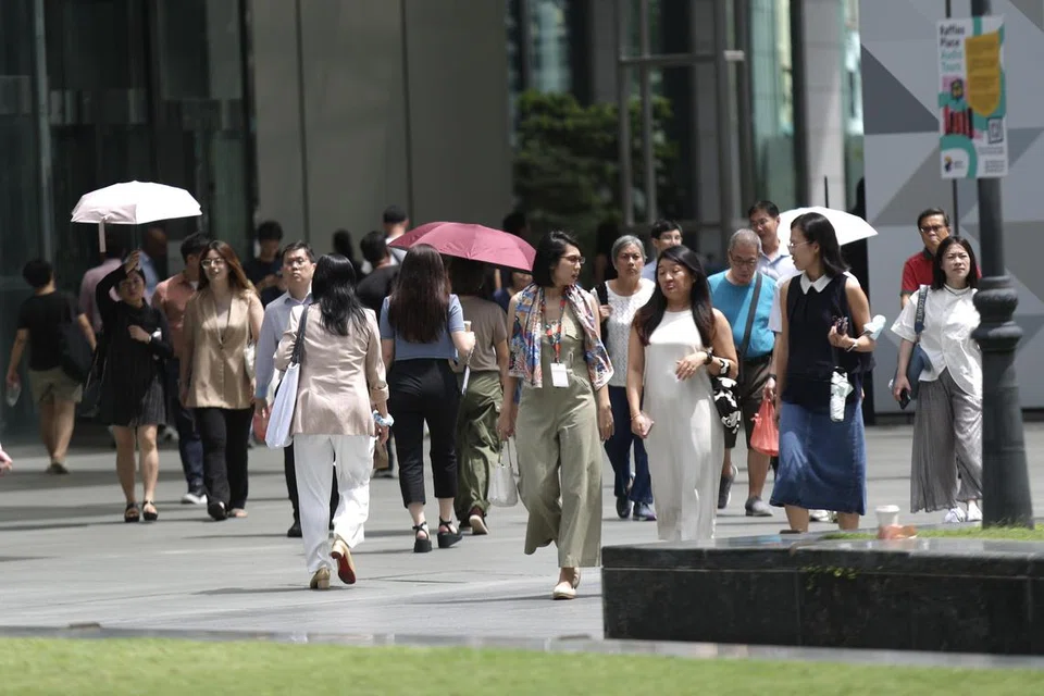 Golongan muda di Singapura seharusnya berasa optimis tentang peluang mereka dalam hidup dan boleh terus bergerak ke atas walaupun mereka telah bermula pada tahap yang tinggi berbanding generasi sebelumnya, kata PM Lee.