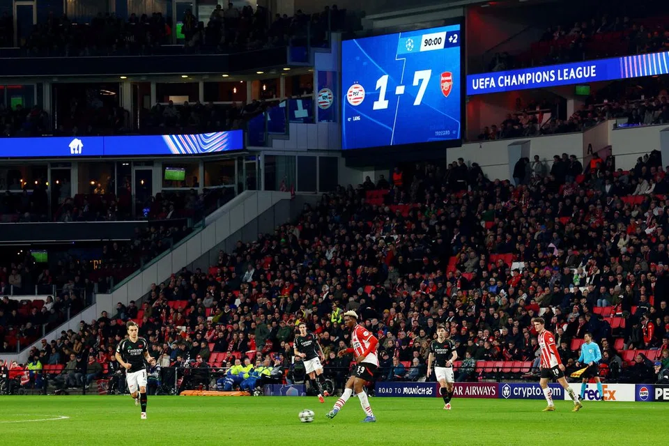Dengan skor 7-1 dalam pertarungan pertama menentang PSV, Arsenal kelihatan yakin dapat mara ke peringkat suku akhir Liga Juara-Juara.