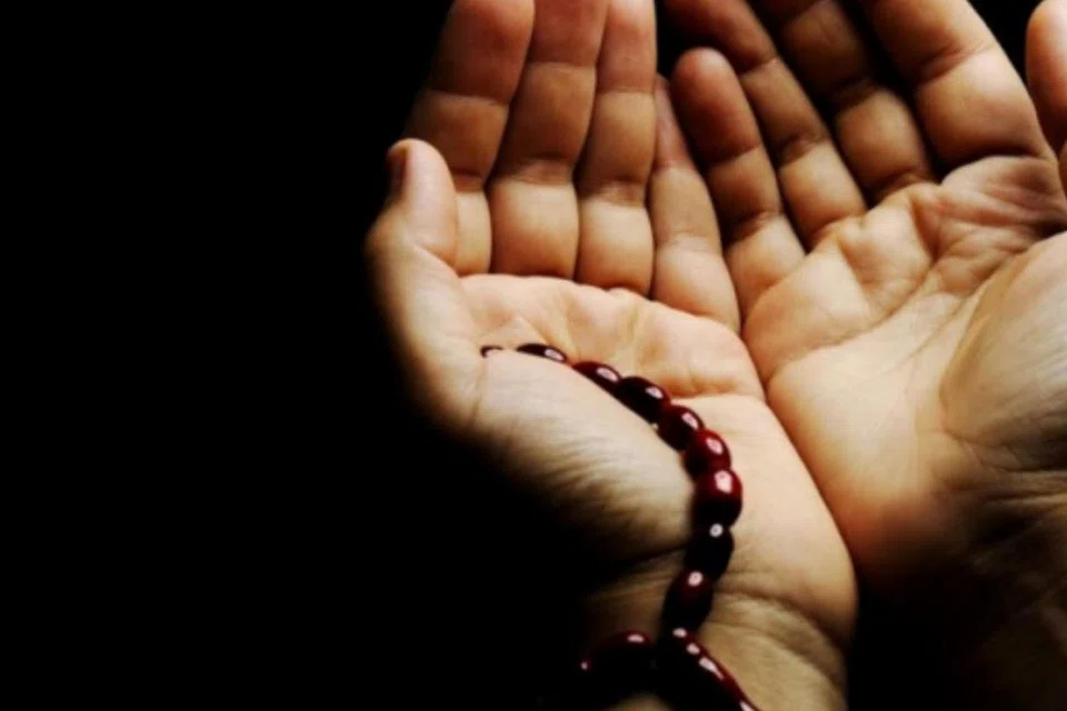TINGKAT KETAKWAAN: Bacaan zikir ‘Hasbunallahu wa ni’mal wakeel’ menunjukkan bahawa kita sebagai manusia menyerahkan segenap jiwa raga kepada Allah kerana Dialah sebaik-baiknya pelindung dan penolong.