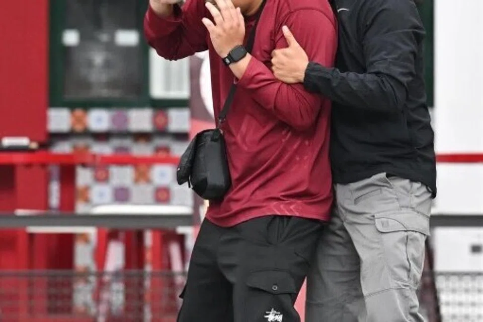 Seorang lelaki bersenjata yang mengambil tebusan dalam Latihan Heartbeat di CQ @ Clarke Quay pada 3 November.