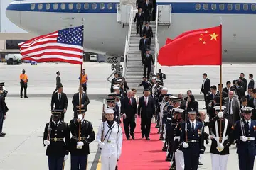 HUBUNGAN AMERIKA-CHINA: Sehingga akhir pentadbiran Obama awal tahun ini, hubungan Amerika-China menjadi tegang, namun ia berubah setelah Encik Donald Trump menjadi Presiden Amerika, terutamanya menyusuli satu sidang bersama Presiden China, Encik Xi Jinping, baru-baru ini. - Foto AFP
