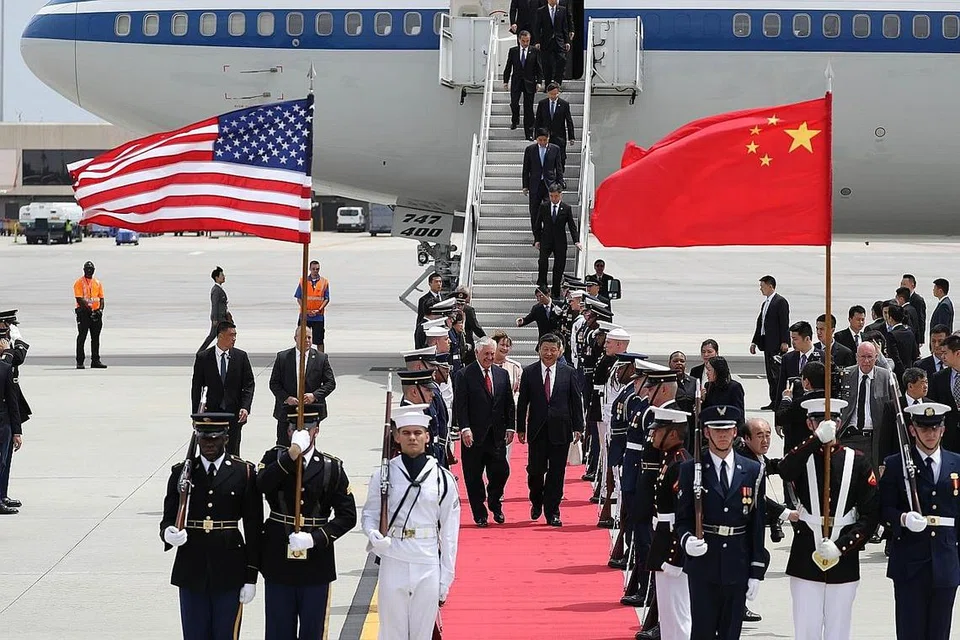 HUBUNGAN AMERIKA-CHINA: Sehingga akhir pentadbiran Obama awal tahun ini, hubungan Amerika-China menjadi tegang, namun ia berubah setelah Encik Donald Trump menjadi Presiden Amerika, terutamanya menyusuli satu sidang bersama Presiden China, Encik Xi Jinping, baru-baru ini. - Foto AFP