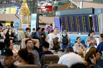 Dubai, Doha, saham syarikat penerbangan 