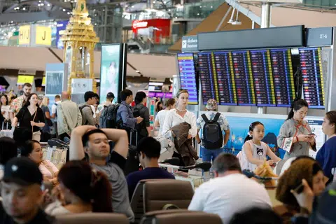 Dubai, Doha, saham syarikat penerbangan 
