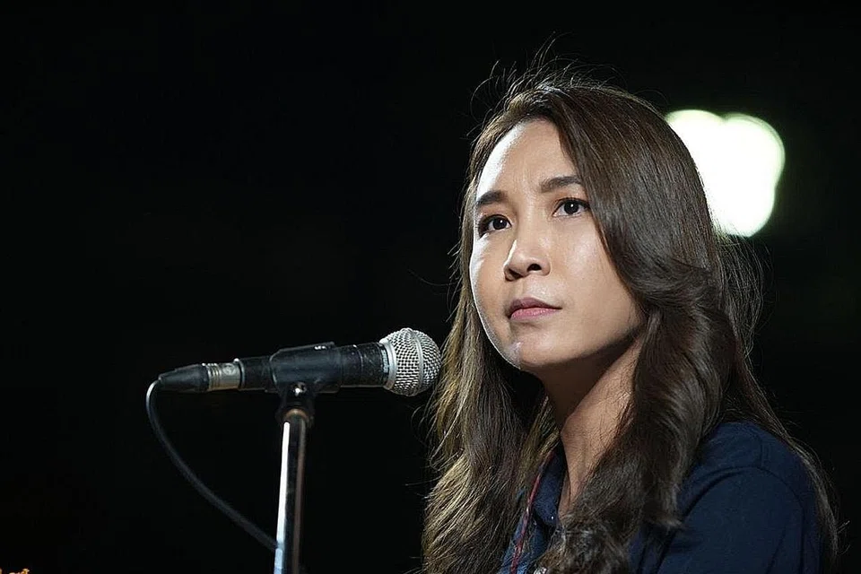 CIK SIRIKANYA TANSAKUN (42 Tahun): Calon Parti Move Forward yang juga timbalan ketua parti. - Foto-foto ST