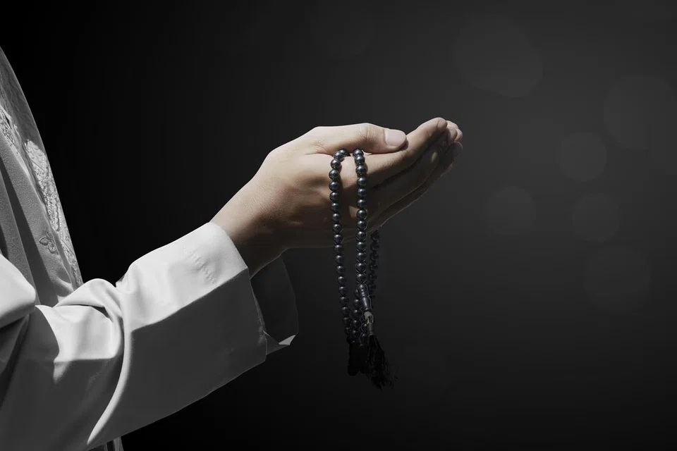 Ambillah langkah keselamatan yang wajar, berdoalah kepada Allah swt agar anda dilindungi, dan lawan rasa takut dengan memperkukuh kepercayaan anda kepada takdir.
