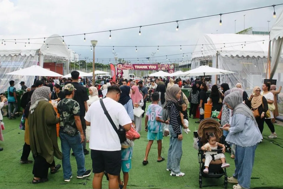 Pesta makanan ‘Absolut Food Fest’ diadakan di Singapura buat kali pertama di tempat meletak kereta di hadapan Kallang Leisure Park. 