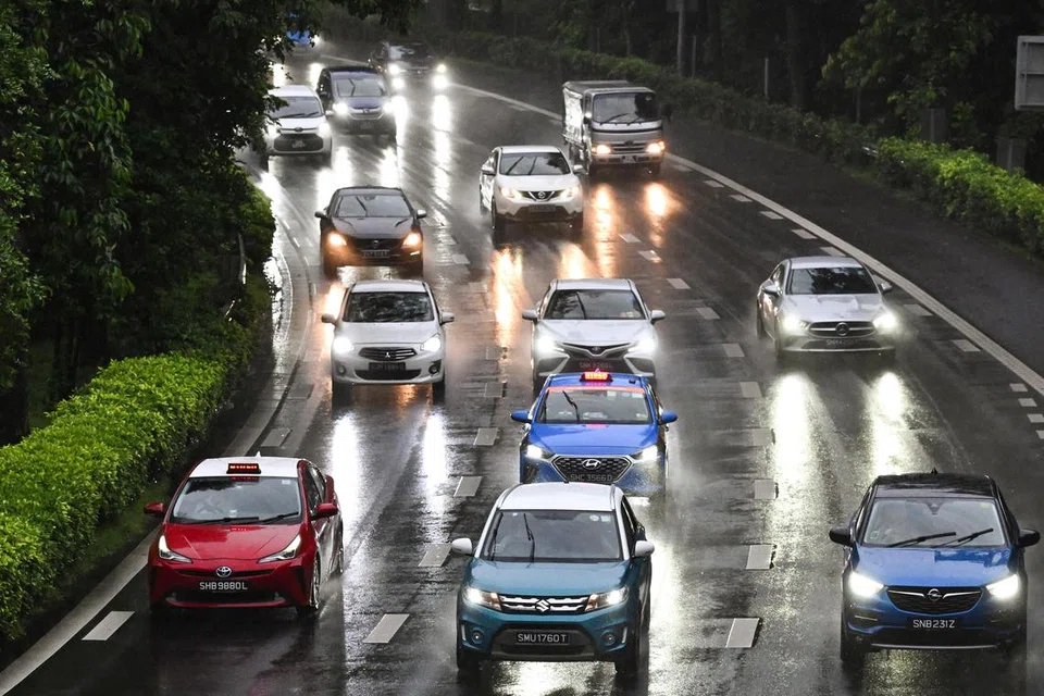 Lebih ramai pemilik kereta terus guna kenderaan mereka melebihi had 10 tahun sebagai langkah berjimat cermat.