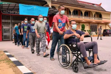 Banduan di Penjara Marang, Terengganu, antara 601 yang dibebaskan pada 24 Mac daripada 34 penjara seluruh Malaysia, menerusi Pelepasan Banduan Secara Lesen (PBSL) Ihsan Madani sempena Aidilfitri.