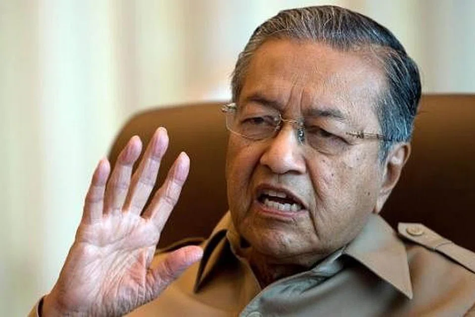 "Negara kita terkenal sebagai salah sebuah negara yang memiliki pentadbiran yang baik. Tetapi sekarang tidak lagi. Sekarang akhbar luar negara melabelkan Malaysia sebagai sebuah negara paling korup." - Tun Dr Mahathir Mohamad.