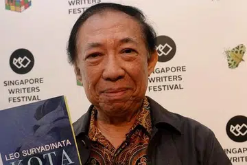 KEPENTINGAN BAHASA: Ketika bahasa Melayu mekar sebagai bahasa pengantar di rantau ini, akhbar dan persuratan Melayu turut disumbangkan oleh kaum Cina. Antara mereka ialah, Profesor Leo Suryadinata (gambar), Dr Liaw Yock Fang, Profesor Yang Quee Yee dan isterinya, Cik Chan Maw dan terkini, Encik Peter Augustine Goh. - Foto-foto fail
