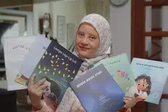 Sumiati Ra’at akan melancarkan enam buku terbaru tulisannya dalam satu majlis di Perpustakaan Daerah Woodlands pada 19 April.