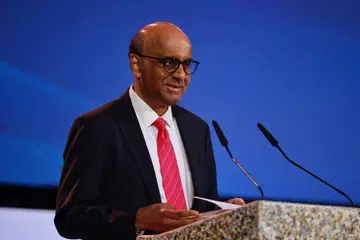 PERSATUAN KEWANGAN MAMPAN: Menteri Kanan, Encik Tharman Shanmugaratnam, mengumumkan penubuhan persatuan yang bertujuan membangunkan pasaran karbon sukarela, kewangan peralihan dan kewangan campuran dalam ucapannya di Persidangan Membiayai Peralihan Asia semasa Minggu Ecosperity pada Khamis.