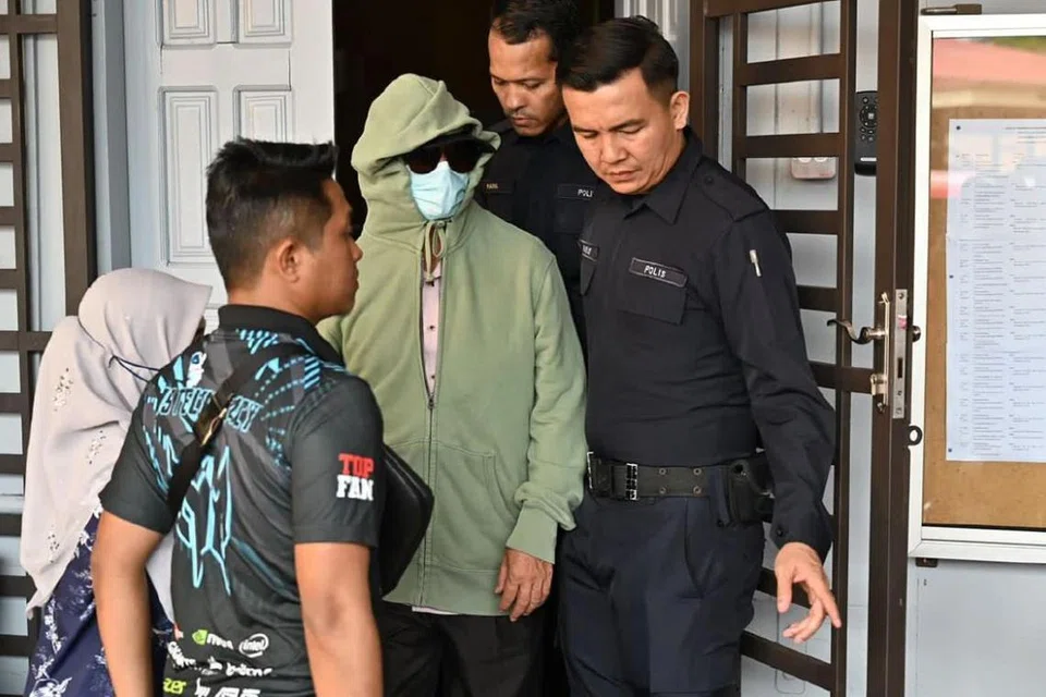 Pengetua sebuah sekolah menengah (tengah) di Marang, Terengganu, mengaku tidak bersalah di Mahkamah Majistret Marang, Terengganu, pada 19 Disember, atas tuduhan melakukan serangan seksual bukan fizikal terhadap anak muridnya.