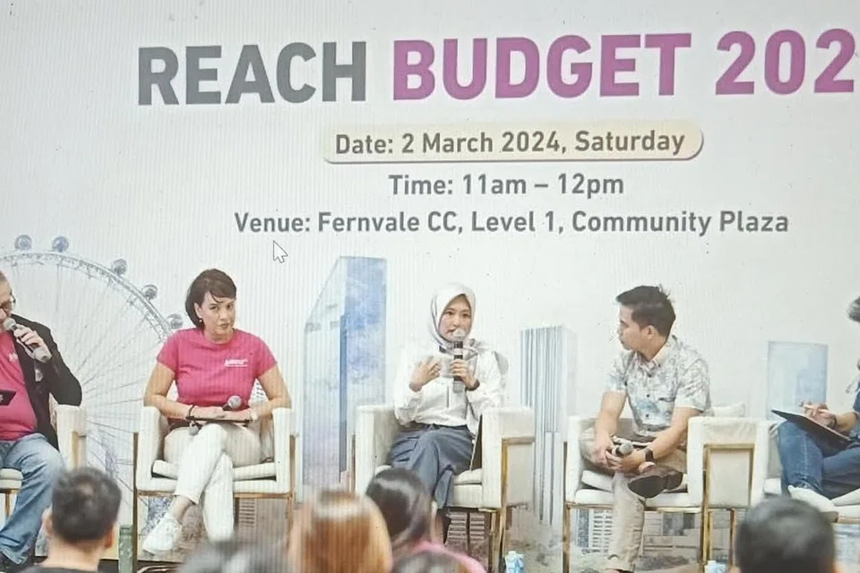 Dalam sesi dialog di Kelab Masyarakat Fernvale pada 2 Mac, Setiausaha Parlimen Kanan (Kesihatan merangkap Undang-Undang), Cik Rahayu Mahzam, berkata mengubah minda ke arah peningkatan kemahiran, dan mempunyai laluan alternatif kepada kejayaan, adalah antara matlamat jangka panjang Belanjawan 2024.