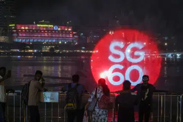 Sebagai sebahagian daripada pakej SG60, semua rakyat Singapura berusia 21 tahun dan ke atas pada 2025 akan menerima Baucar SG60 sekali sahaja, umum Perdana Menteri merangkap Menteri Kewangan, Encik Lawrence Wong, semasa Belanjawan 2025.