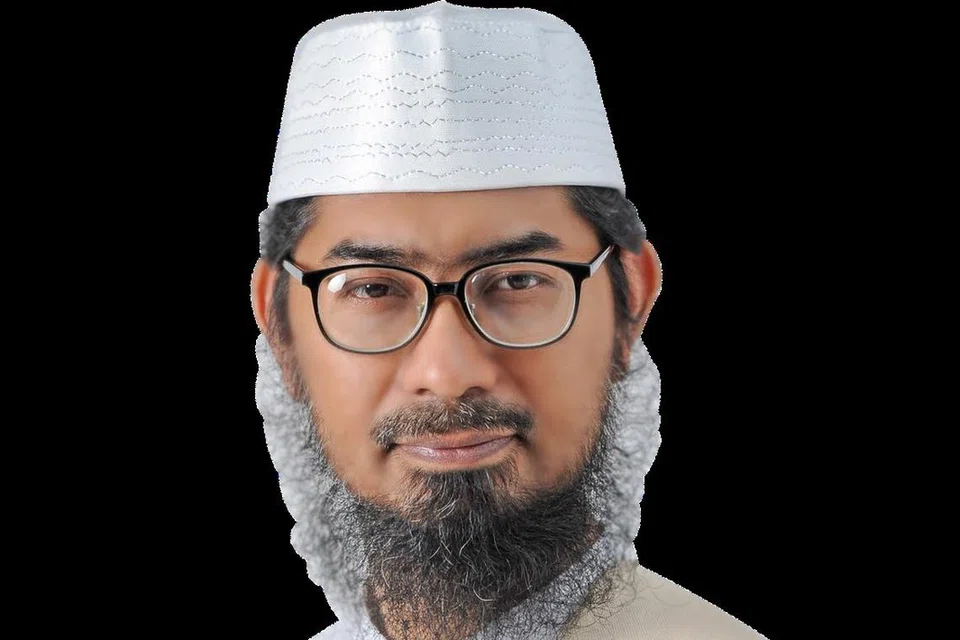 PERLUKAN DANA: Imam eksekutif Masjid Darul Makmur, Ustaz Mohamad Ghouse Khan Surattee, merayu agar masyarakat setempat menghulurkan sedikit daripada bonus yang mereka terima untuk masjid-masjid yang sedang menjalanI projek peningkatan, termasuk Masjid Darul Makmur. 