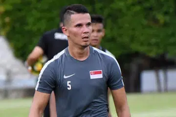 MENUNGGU PELUANG: Walaupun merupakan antara pemain senior dalam skuad negara, Baihakki masih bersedia membantu mereka dalam perjuangan di kejohanan serantau ini apabila tenaganya diperlukan. - Foto FAS