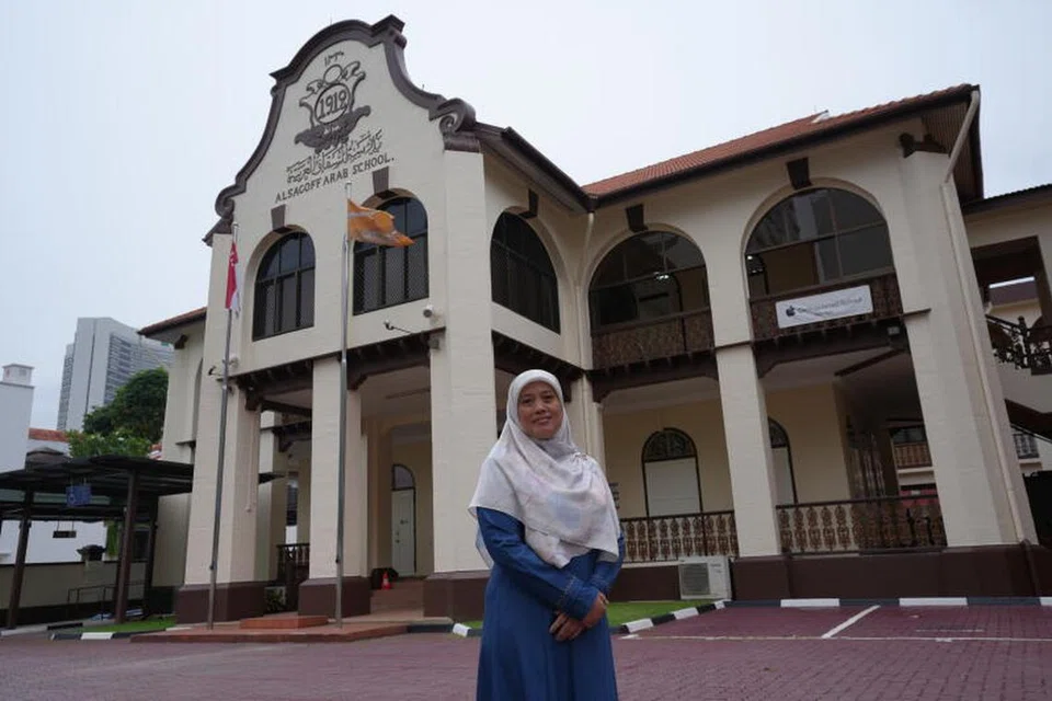 Ustazah Harinah Abdul Latiff terdorong untuk mengajar di madrasah kerana beliau meminati pendidikan, berasa komited terhadap Islam, dan ingin menyumbang secara bermakna kepada masyarakat. 
