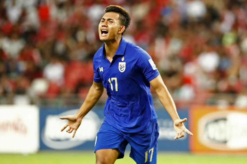 GOL PENTING: Suphanat Mueanta meraikan gol yang dijaringkan semasa menentang Singapura pada 2023. Beliau mempunyai reputasi sebagai penjaring gol penting bagi negaranya. 
