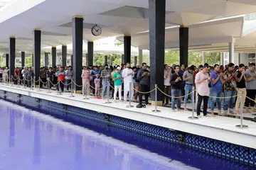 PEMBESAR SUARA: Mufti Pulau Pinang, Datuk Seri Dr Wan Salim Wan Mohd Noor berkata penggunaan pembesar suara masjid sepatutnya dibolehkan untuk laungan azan dan iqamah sahaja. - Foto Reuters, FACEBOOK PEJABAT MUFTI PULAU PINANG
