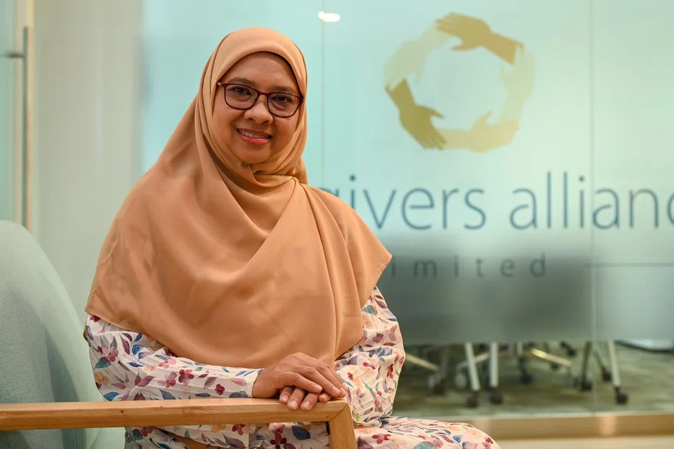 Cik Faiza Sanip, 55 tahun, berasa dirinya keseorangan apabila berhadapan dengan penyakit skizofrenia yang dialami anak lelakinya.