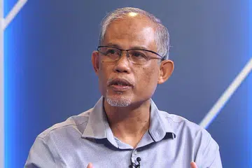 GALAK SIFAT DERMAWAN: Menteri Pembangunan Sosial dan Keluarga, Encik Masagos Zulkifli Masagos Mohamad melancarkan program ONEfor10 x SHARE semalam untuk menggalak dan memudahkan dermawan menyumbang kembali kepada masyarakat. - Foto fail